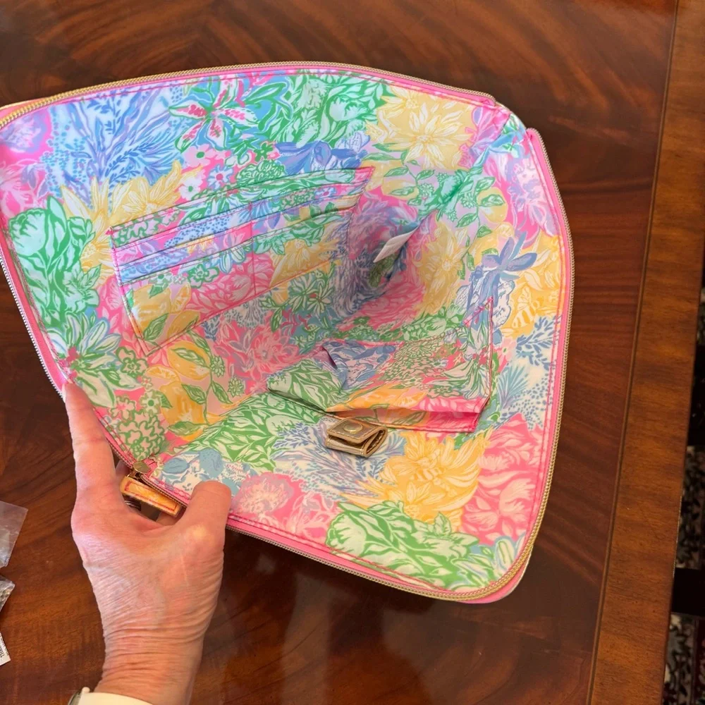 NWT Lilly Pulitzer Travel Organizer - Bright Delight Patch - Picture 9 of 10